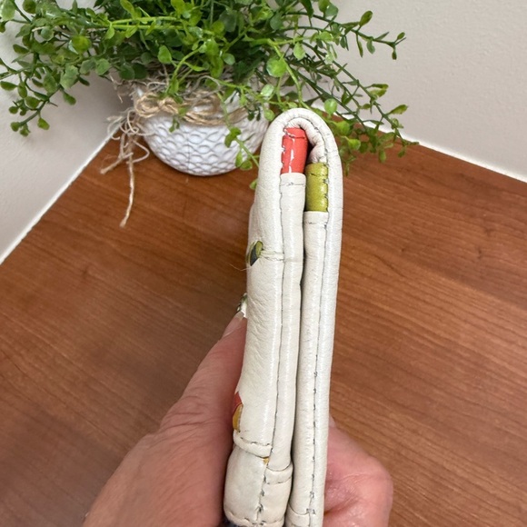 Brighton Leather Wallet White With multicolor Braided band around - Picture 6 of 16